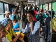 Miles de turistas advirtieron que podrían quedar “atrapados durante semanas” en el Caribe mientras el monstruoso huracán Melissa allana el camino hacia la destrucción.