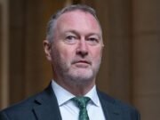 El gobierno toma medidas enérgicas contra los consejos que se celebran cuatro días a la semana: el ministro dice estar “profundamente decepcionado” con las autoridades locales porque los servicios de vivienda han disminuido