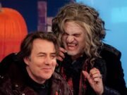 Jonathan Ross ha transformado su casa en una atracción encantada, después de que la estrella de Traitor cancelara la legendaria fiesta de Halloween debido a la salud de su hija Betty.