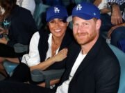 Si el rey Carlos puede hacerlo con Andrés, ¿por qué no Harry y Meghan? Por qué los lectores del Daily Mail piensan que eliminar el título es la única forma de salvar la monarquía