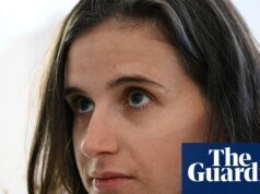 La estrella francesa del biatlón Julia Simon se declara culpable de robo y fraude con tarjetas de crédito