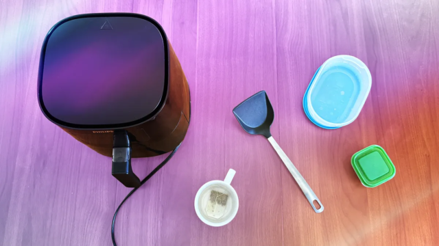 1761389178_microplastics-in-my-kitchen.png
