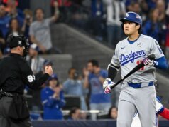 Los fanáticos de los Blue Jays abuchean a Shohei Ohtani en el Rogers Center durante el Juego 1