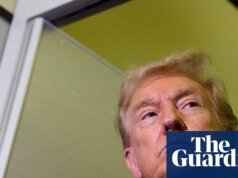Trump aumenta un arancel del 10% a Canadá en represalia por un anuncio televisivo antiaranceles | Los aranceles de Trump