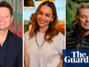 Organizaciones benéficas y celebridades han pedido al gobierno del Reino Unido que establezca objetivos para reducir la pobreza infantil.