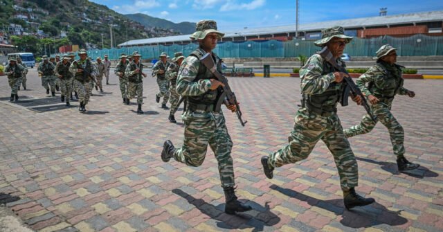 18int-venezuela-maduro-respone-1-cgpk-facebookJumbo.jpg