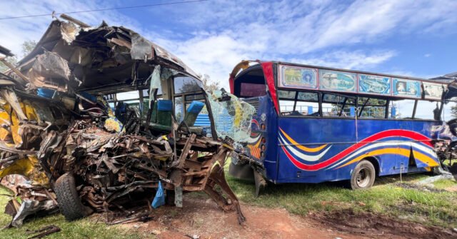 22int-uganda-crash-1-vpjq-facebookJumbo.jpg