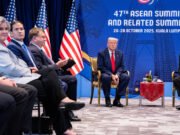 Día 1 del viaje de Trump a Asia: espectacularidad llamativa pero sustancia turbia