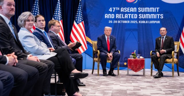 25int-trump-asean-pinned-gvbw-facebookJumbo.jpg