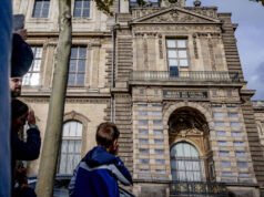 “Tenía que ser un trabajo interno”: los ladrones de joyas opinan sobre el atraco al Louvre