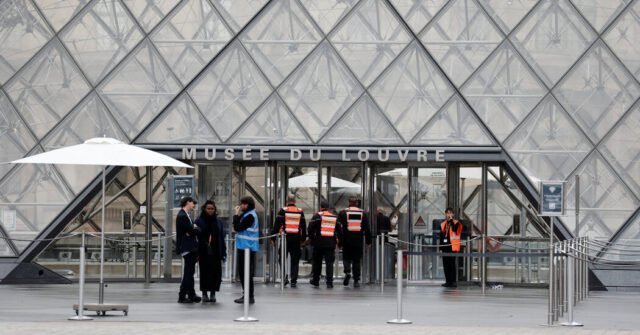 26int-france-louvre-arrests-wflb-facebookJumbo.jpg