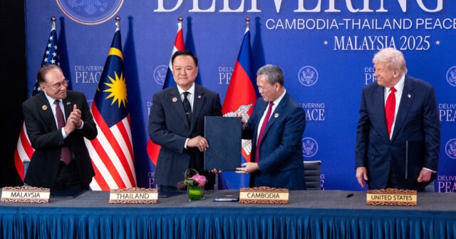 26int-trump-thai-cambodia-jtzf-facebookJumbo.jpg