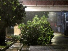 Ciudades costeras y pueblos pesqueros de Jamaica se preparan para el huracán Melissa
