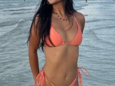 ¡Adivina la nena en bikini en la playa!