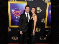 Hugh Jackman y Sutton Foster hacen su primera aparición pública como pareja