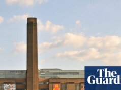 El niño arrojado desde el décimo piso de la Tate Modern ahora puede correr y nadar, dice la familia Tate Modern
