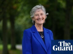 La izquierdista Catherine Connolly se convertirá en la próxima presidenta de Irlanda tras ganar unas elecciones aplastantes Irlanda