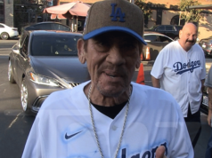 Danny Trejo da actualización de salud tras usar silla de ruedas en el aeropuerto