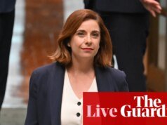 La política australiana vive: las empresas de telecomunicaciones se enfrentan a multas por cortes de energía más elevadas; Hastie advirtió que los liberales no sobrevivirían a la era Howard Noticias australianas