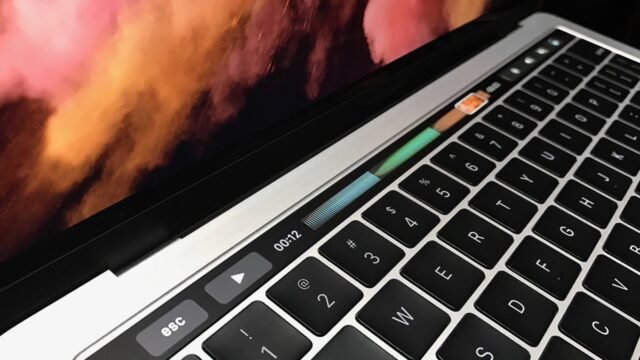 65536-137132-000-lede-Touch-Bar-CU-xl.jpg