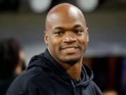 La ex estrella de la NFL Adrian Peterson arrestada en los suburbios de Houston por DWI y cargos de armas – The Mercury News