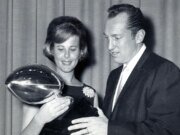 Muere Carroll Davis, copropietario de los Raiders, a los 93 años
