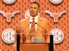 Steve Sarkisian aplasta los rumores sobre el entrenador en jefe de la NFL con la victoria en Texas
