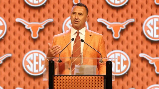 Steve-Sarkisian-media-days.jpg