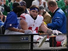 Cam Scottebo de los Giants abandonó el juego después de sufrir una brutal conmoción cerebral