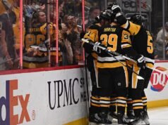 Fanático de la NHL hospitalizado después de caer desde lo alto del estadio de los Penguins