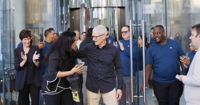 tim-cook-apple-fifth.jpg