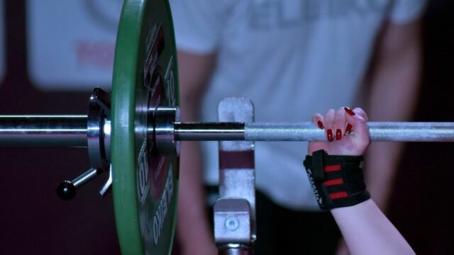 womens-power-lifting.jpg