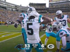 Rico Dowdle le cuesta un punto a los Panthers con su celebración de TD de ‘dos bombas’