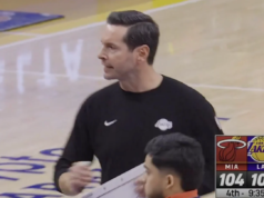 Furioso, JJ Redick pide tiempo muerto después de que los Lakers permitieran una canasta en el último cuarto