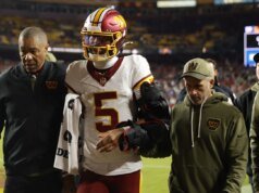 Mike Tirico y Chris Collinsworth sabían que la gente preguntaría sobre la mudanza de Jayden Daniels