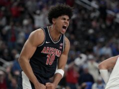 Qua Pitt pasó de ser ‘olvidado’ a estrella instantánea en la victoria de Arizona sobre los campeones defensores