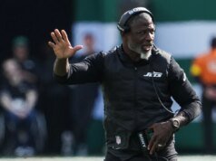 Aaron Glenn dijo brutalmente que los fanáticos de los Jets estaban orgullosos del equipo.