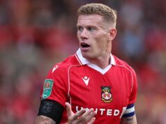 Estrella de Wrexham involucrada en pelea en el estacionamiento con un fan rival