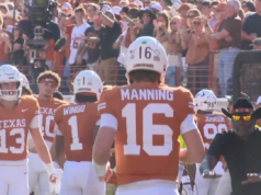 Arch Manning comparte un gran momento con la leyenda de Texas Vince Young después del TD