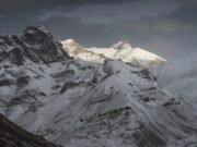 Siete alpinistas mueren en una avalancha en el campamento base del Himalaya