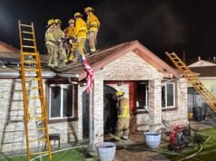 Dos personas han muerto y cinco han sido hospitalizadas tras un incendio en una casa de Los Ángeles