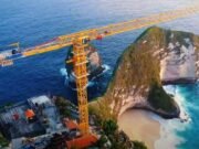 Enorme monstruosidad en una pintoresca playa de arena en desorden: los lugareños dicen que los turistas “destruyeron otro lugar hermoso”