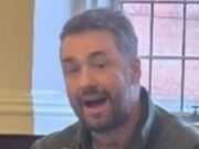 El comediante Jason Manford critica a los aldeanos “con derechos” del rico Triángulo Dorado de Cheshire por oponerse a los planes de escuelas de equitación para niños desfavorecidos