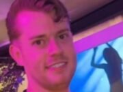 Un vendedor de relojes, de 27 años, se suicidó en un robo mientras estaba atado con una brida durante un atraco de £1,1 millones en una tienda de lujo, según escuchó un tribunal.