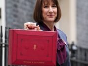 El canciller necesita 26.000 millones de libras esterlinas e incumple su promesa de impuesto sobre la renta, dice el grupo de expertos favorito de los laboristas