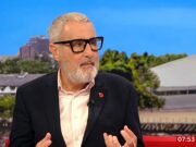 La estrella de televisión Dermot Murnaghan ha compartido un mensaje de esperanza con los enfermos de cáncer tras revelar su propia batalla por la salud.