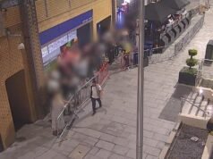 El escalofriante momento sigue a un solicitante de asilo sirio afuera de un club nocturno antes de ser estrangulado y agredido sexualmente.