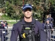 ‘Policía caliente’ se convierte en sensación viral tras compartir su foto en internet: ‘Debería arrestarme’