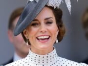 39 reglas para ser una dama: mientras Country Life revela los signos clave de un verdadero caballero, la reina de la etiqueta, Laura Windsor, ofrece su lista definitiva para mujeres.