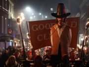 Los británicos acuden en masa a las celebraciones de la Noche de las Hogueras en todo el país, con efigies de Keir Starmer y Trump quemadas